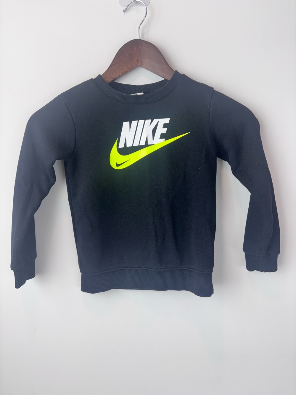 Nike Boys Crewneck Sweatshirt Black Volt Neon Swoosh 3-4 Years